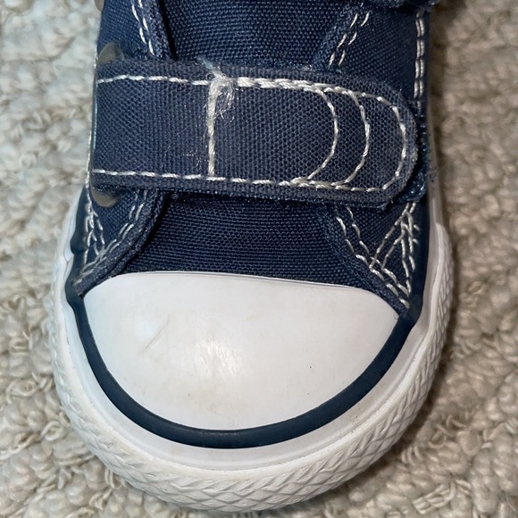 Toddler Chuck Taylor All Star Converse Sneakers - Picture 5 of 9